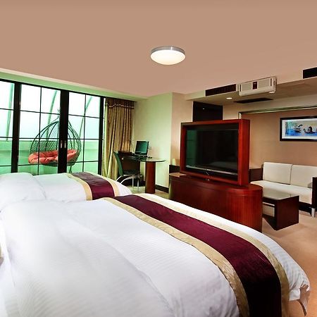 New World Hotel Guangzhou Exterior photo