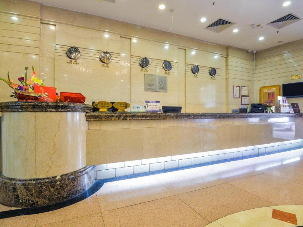 New World Hotel Guangzhou Exterior photo