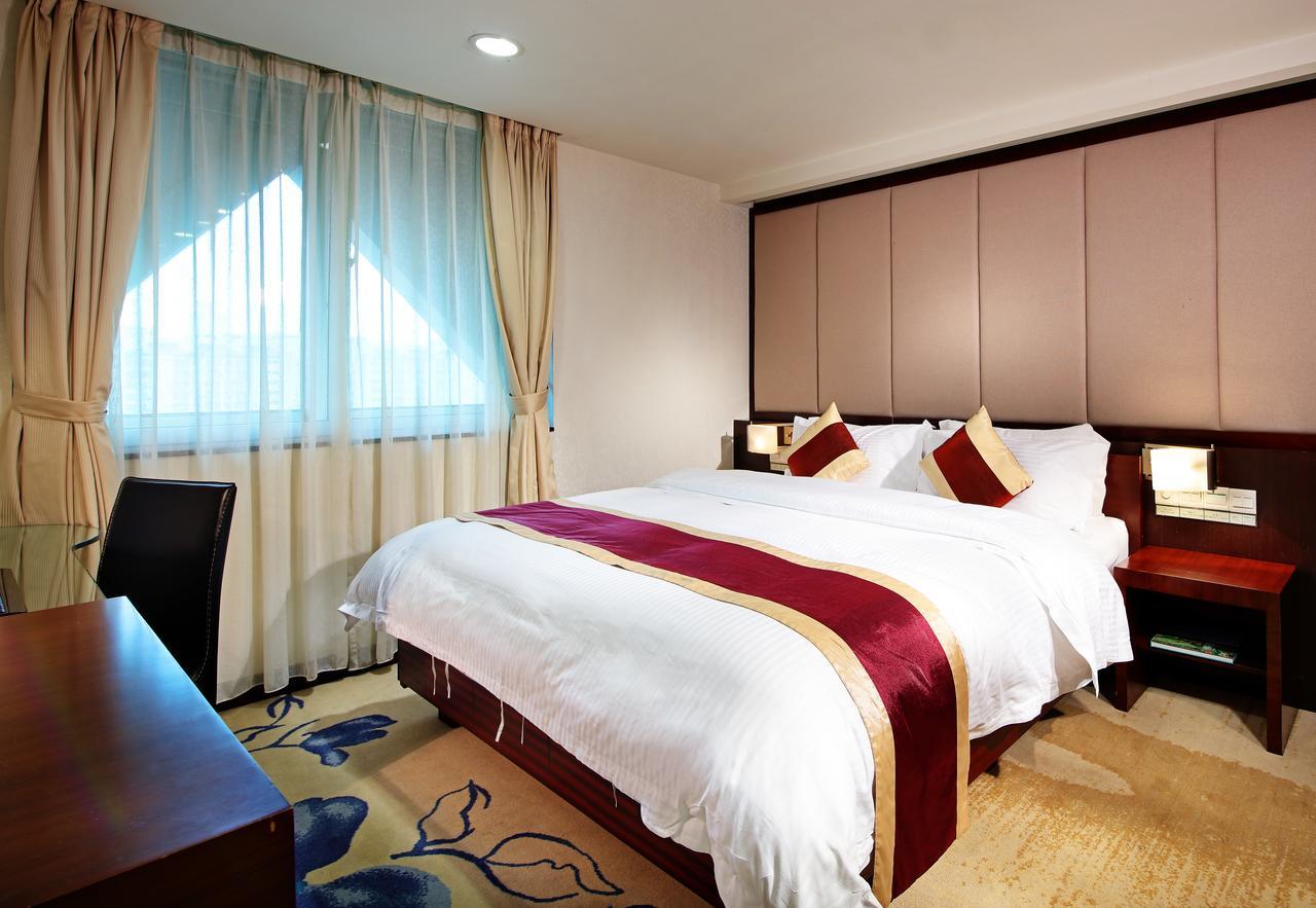 New World Hotel Guangzhou Exterior photo