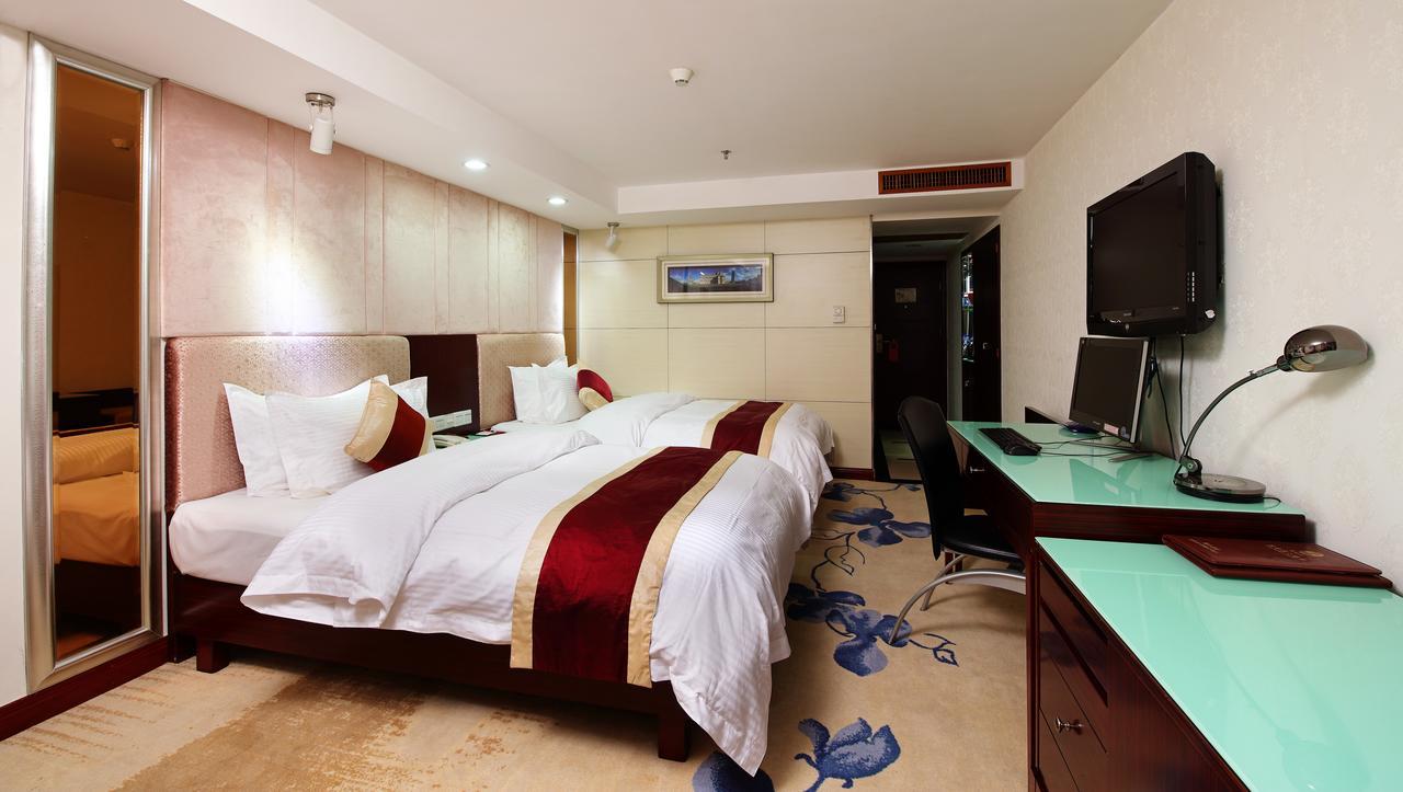 New World Hotel Guangzhou Exterior photo