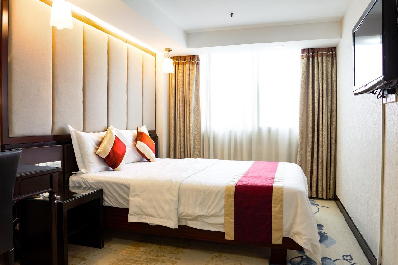New World Hotel Guangzhou Exterior photo