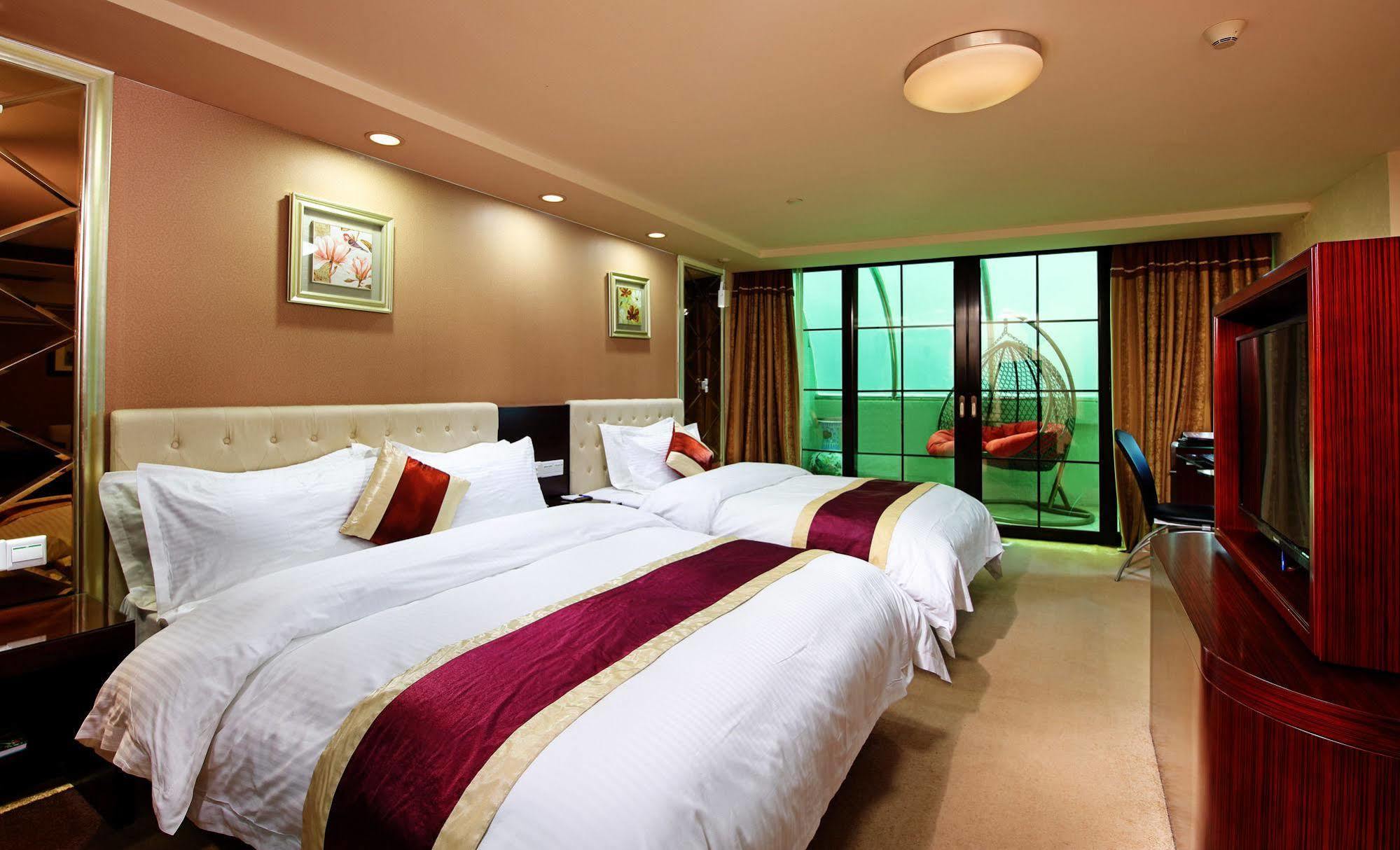 New World Hotel Guangzhou Exterior photo