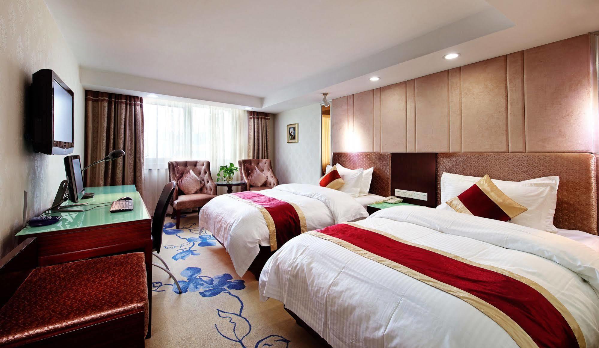 New World Hotel Guangzhou Exterior photo
