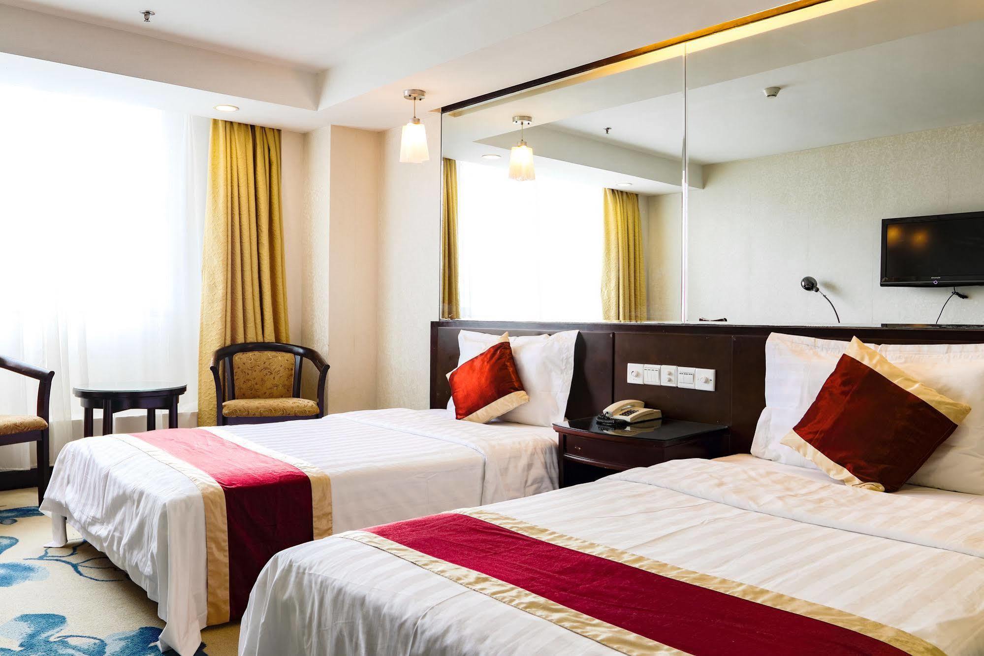 New World Hotel Guangzhou Exterior photo