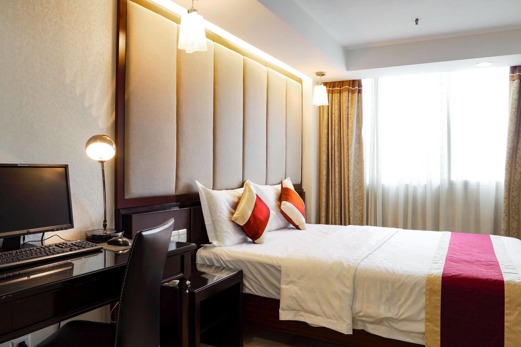 New World Hotel Guangzhou Exterior photo
